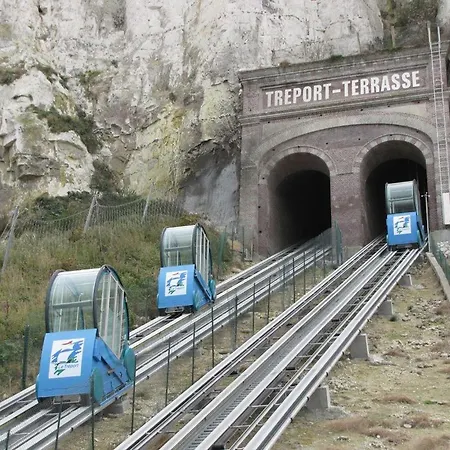 Idéalement Situé Le Les Locations Isahora Sont Aussi à 2 Pas Du Château D'eu, Des Falaises Du Tréport, De Mers Les Bains Et Aux Portes De La Baie De Somme Apartamento Eu (Sena Marítimo)