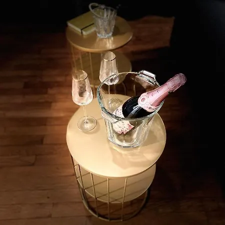 Apartamento Idéalement Situé Le Les Locations Isahora Sont Aussi à 2 Pas Du Château D'eu, Des Falaises Du Tréport, De Mers Les Bains Et Aux Portes De La Baie De Somme Eu (Sena Marítimo)